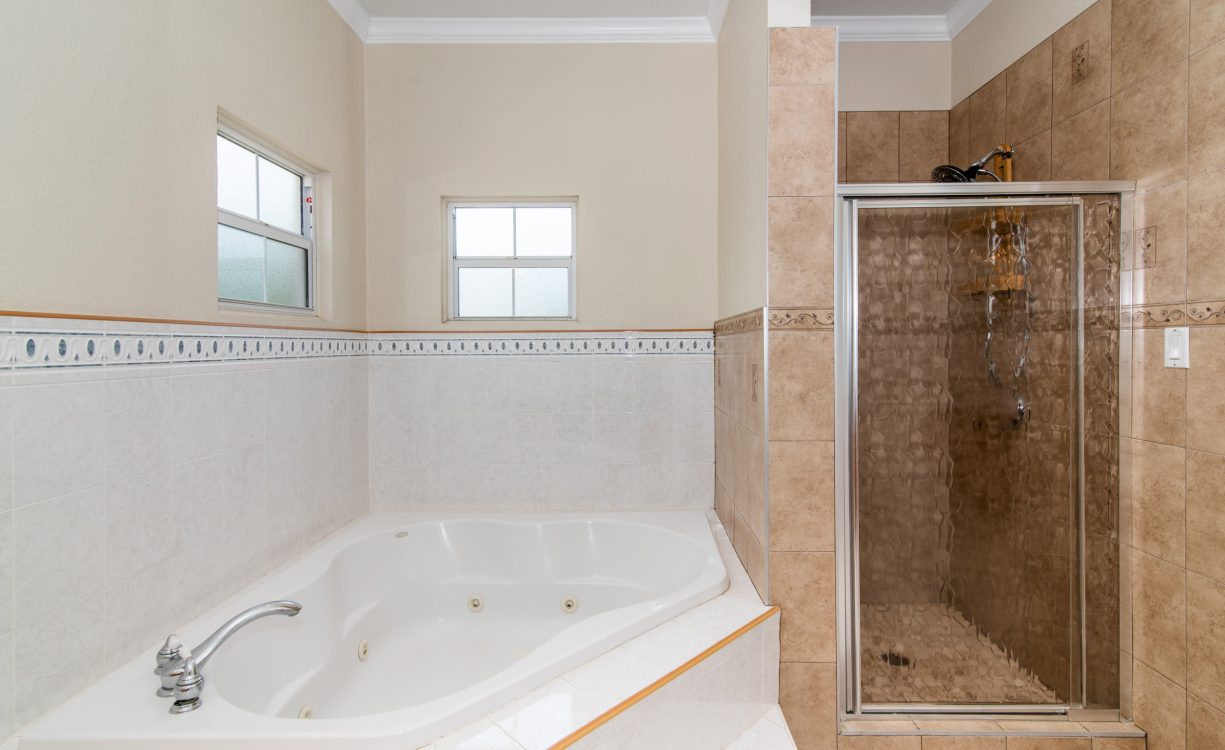 SAVANNAH MEADOWS HOME & INCOME APARTMENT