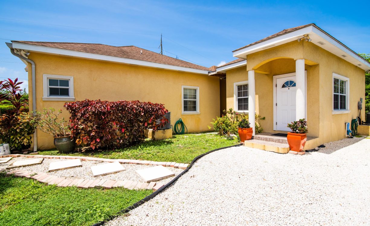 SAVANNAH MEADOWS HOME & INCOME APARTMENT