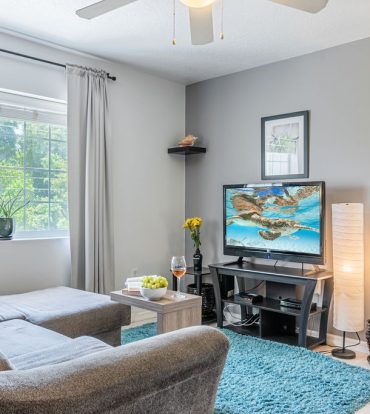 LAKESIDE - UPGRADED 2 BEDROOM UNIT