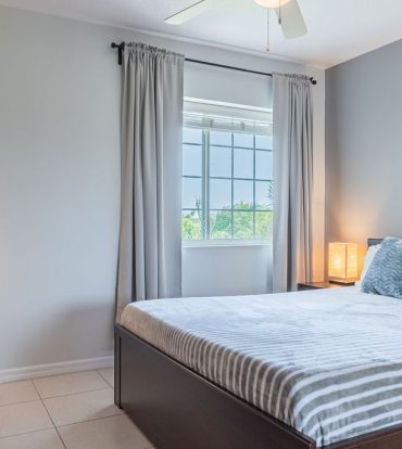 LAKESIDE - UPGRADED 2 BEDROOM UNIT