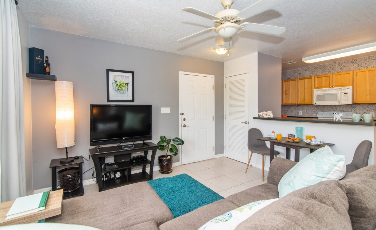 LAKESIDE - UPGRADED 2 BEDROOM UNIT