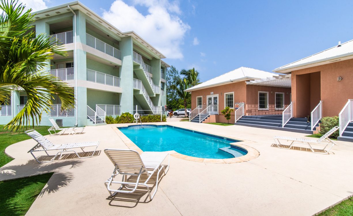 LAKESIDE - UPGRADED 2 BEDROOM UNIT