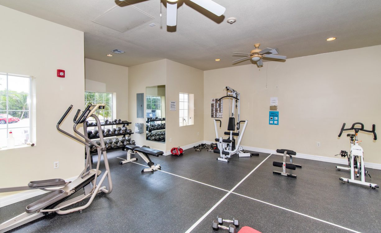 LAKESIDE - UPGRADED 2 BEDROOM UNIT