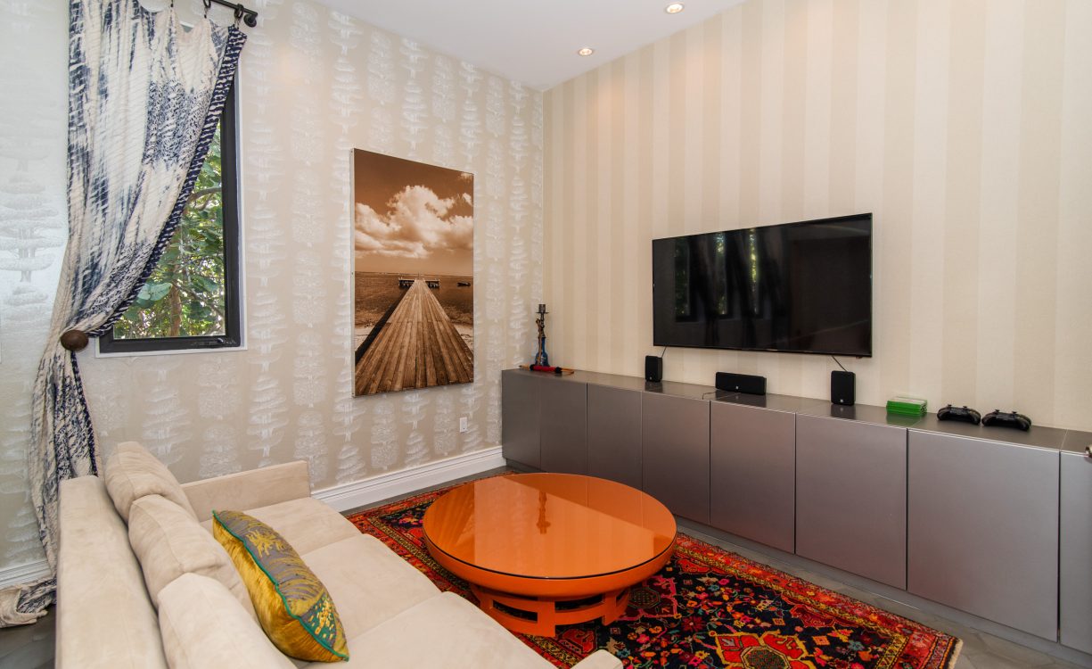 NIRVANA BEACH HOUSE