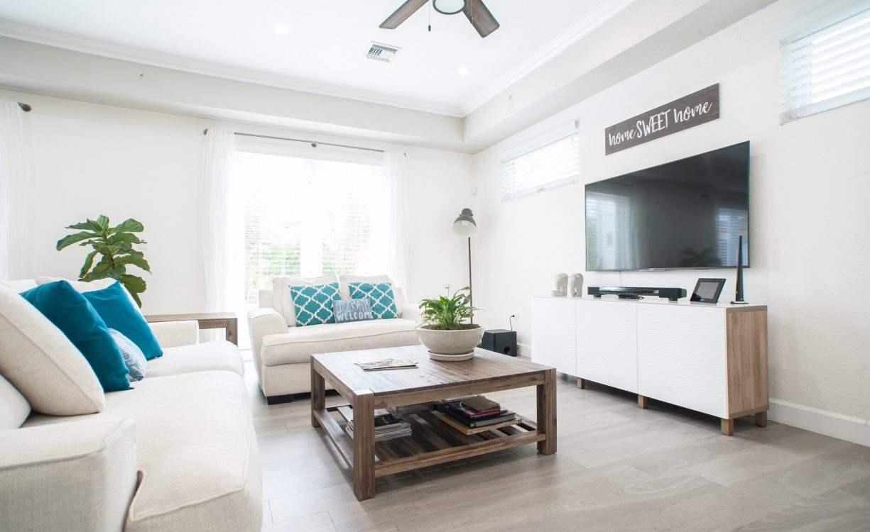 ORCHID HEIGHTS COMTEMPORARY FAMILY HOME & APT