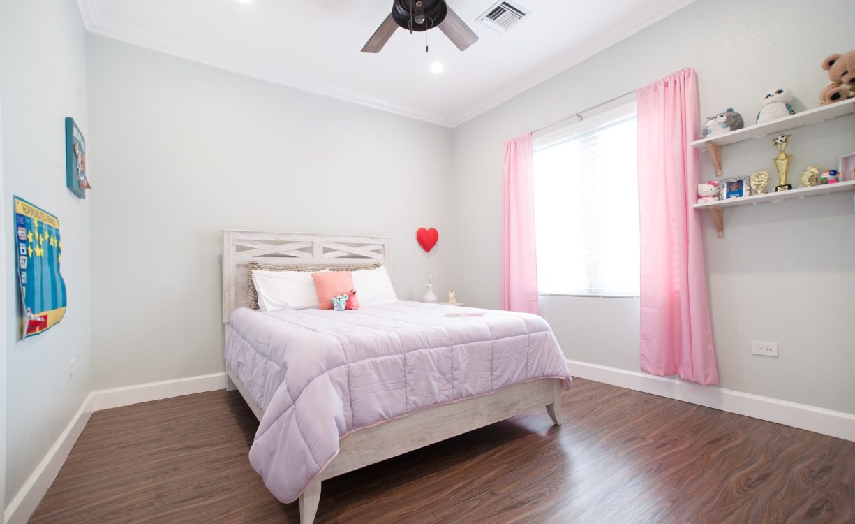 ORCHID HEIGHTS COMTEMPORARY FAMILY HOME & APT