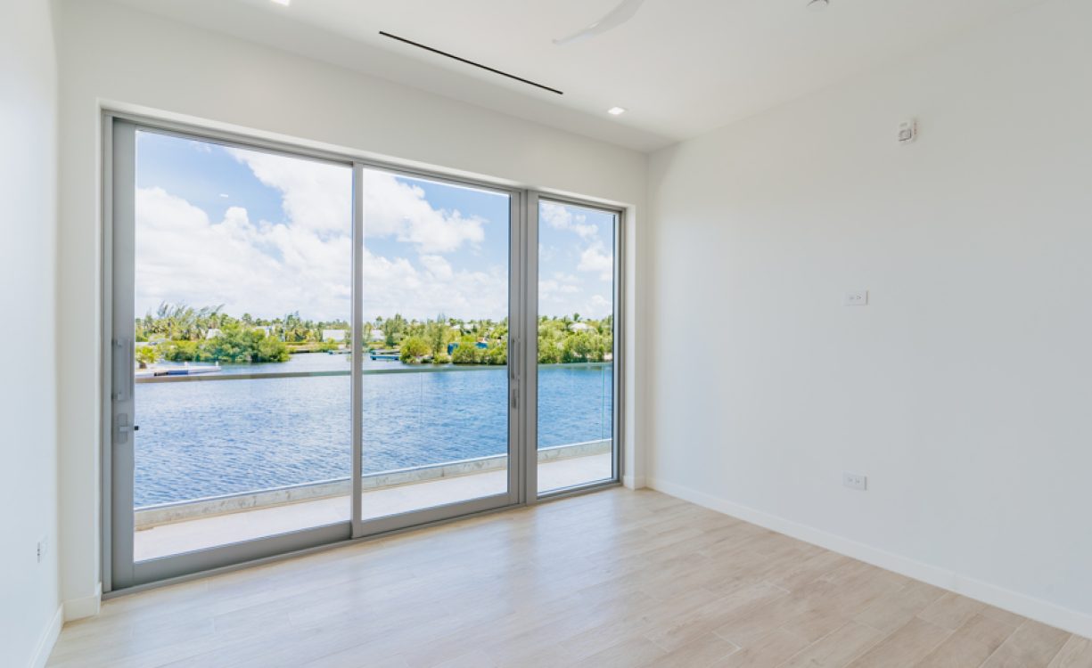 ONE CANAL POINT 525