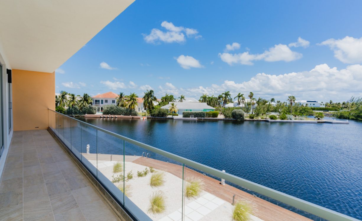 ONE CANAL POINT 525