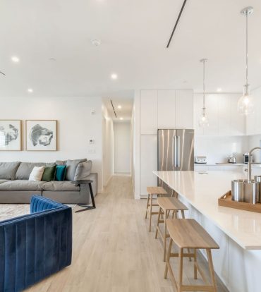 ONE CANAL POINT 131