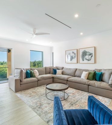 ONE CANAL POINT 131