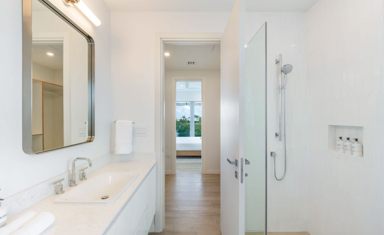ONE CANAL POINT 131