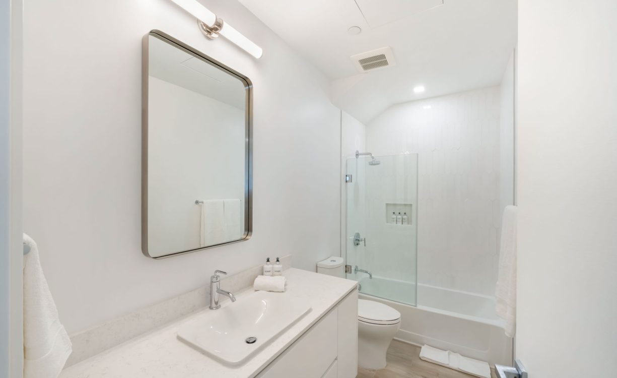 ONE CANAL POINT 131