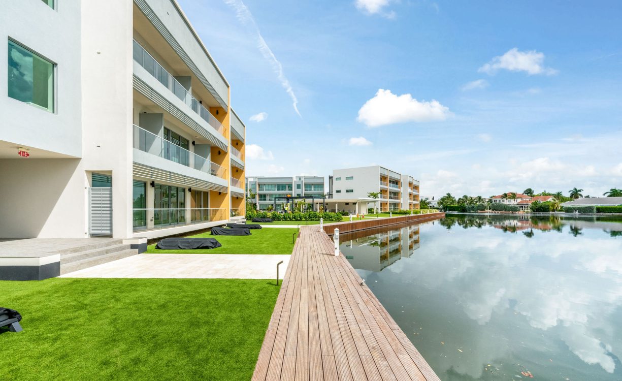 ONE CANAL POINT 131