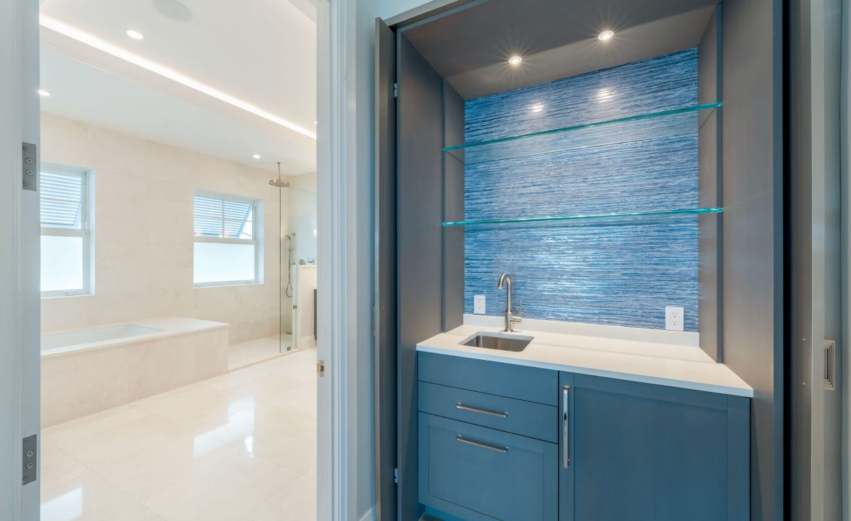 CRYSTAL DRIVE 221 CRYSTAL HARBOUR WATERFRONT HOME