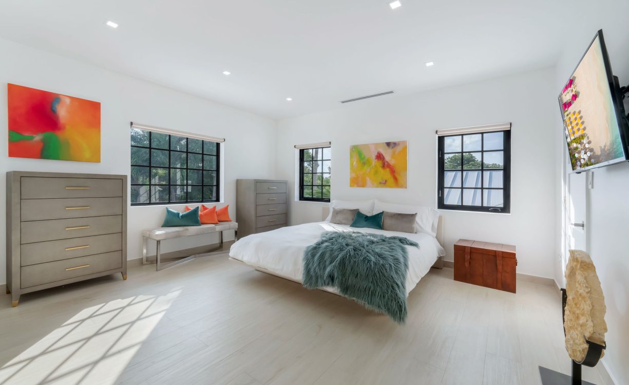ANTOINETTE AVENUE 51, WEBSTERS ESTATES HOME