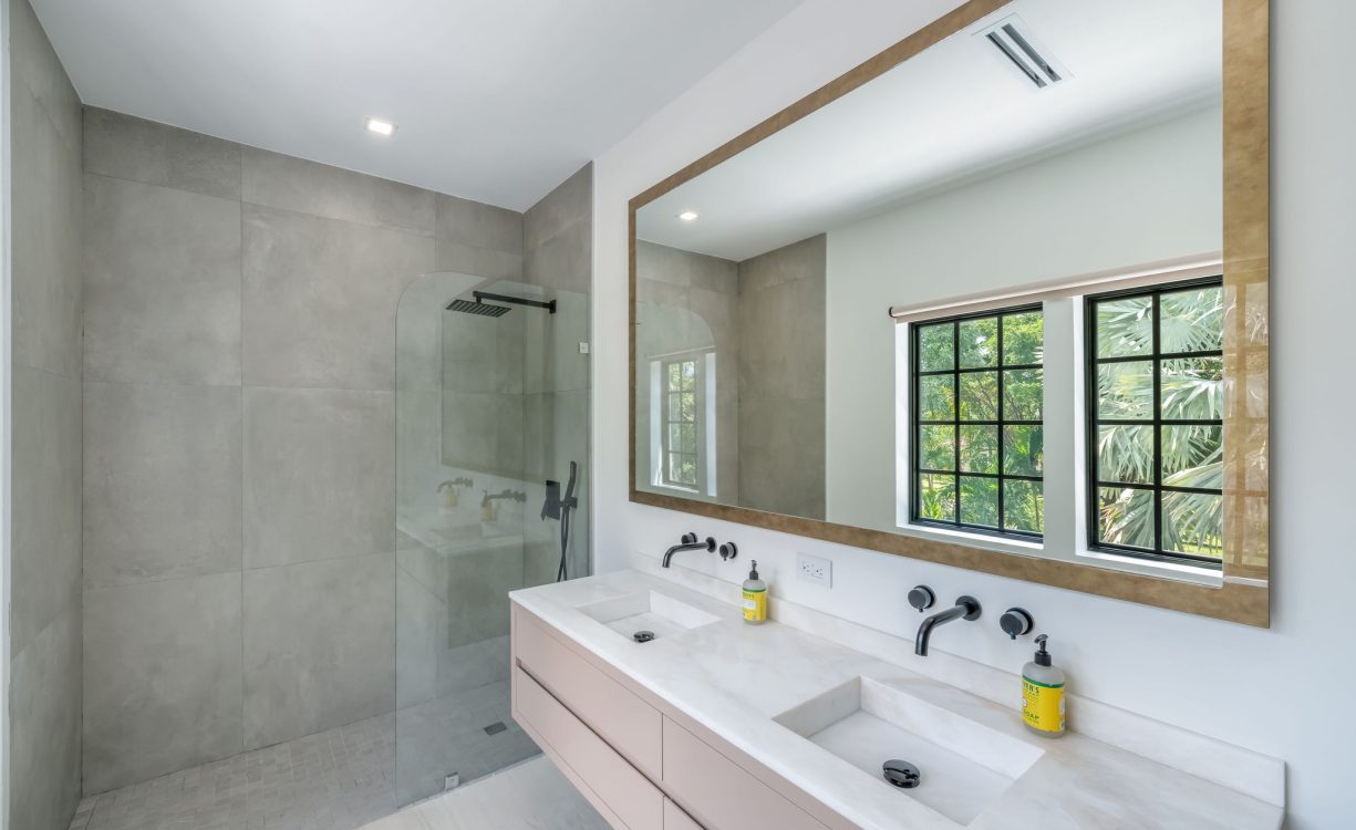 ANTOINETTE AVENUE 51, WEBSTERS ESTATES HOME