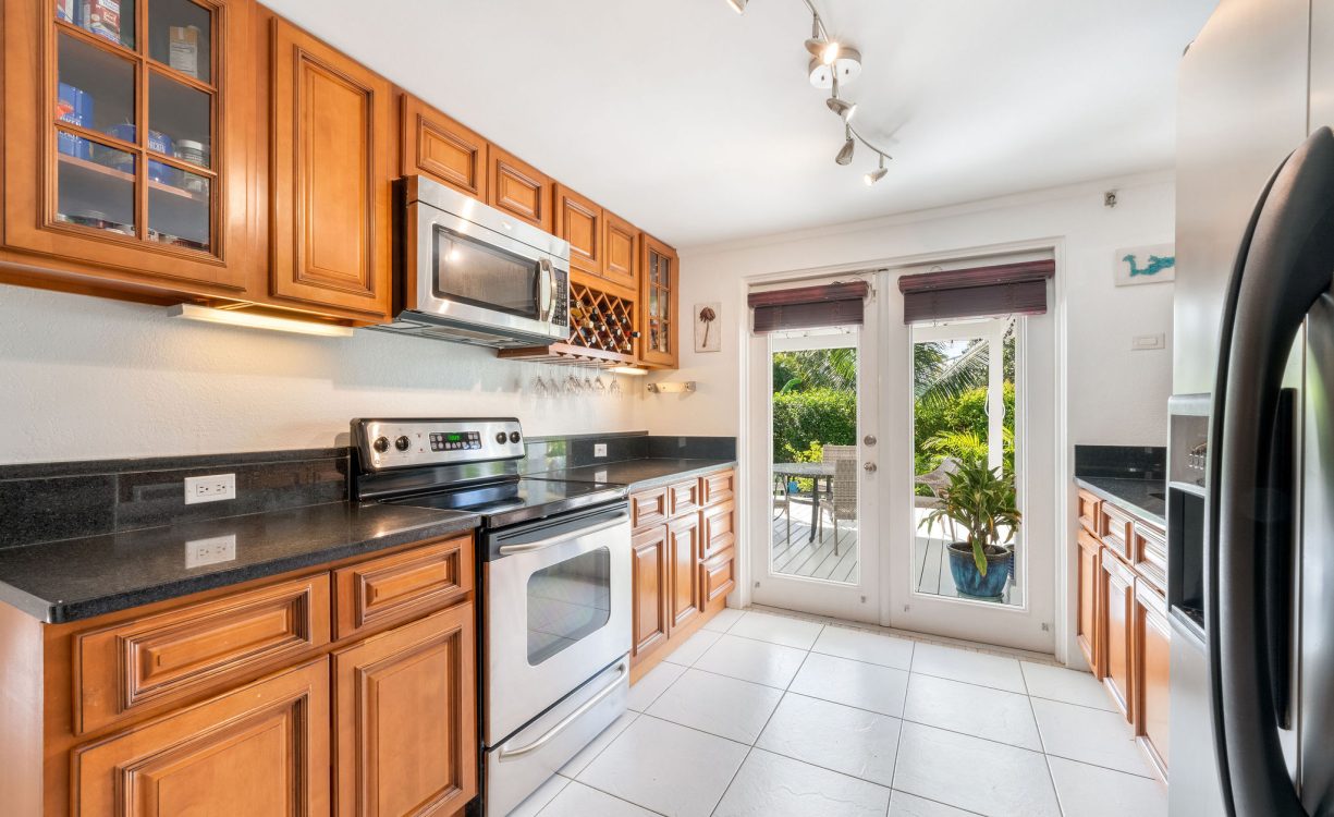 JENNIFER DRIVE 50, SNUG HARBOUR HOME WITH RENTAL APARTMENT