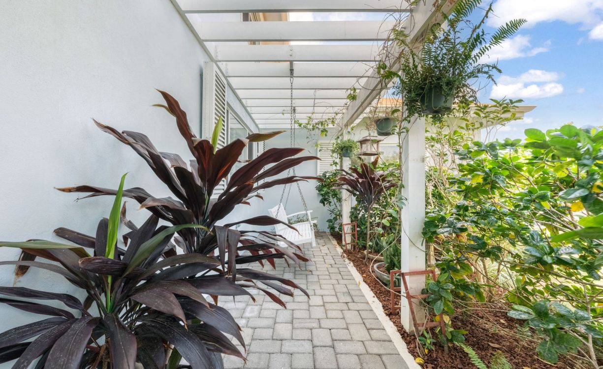 JENNIFER DRIVE 50, SNUG HARBOUR HOME WITH RENTAL APARTMENT