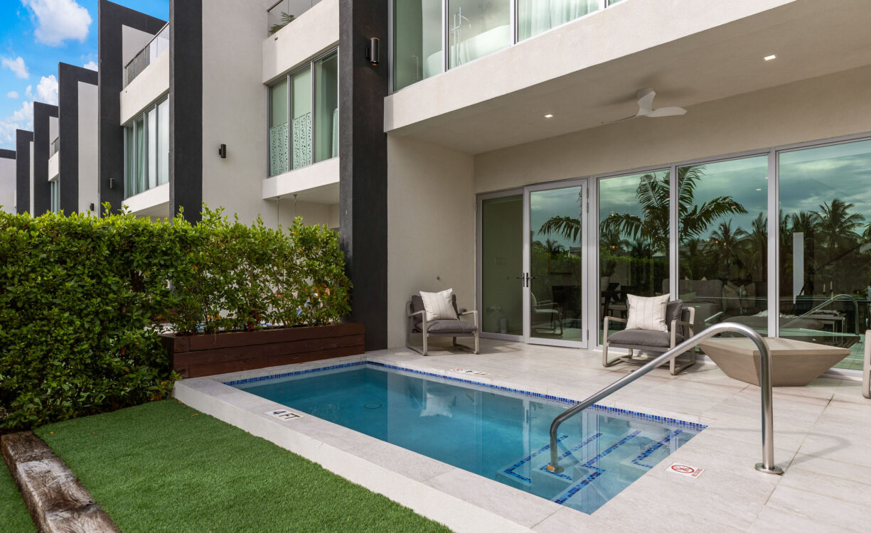 ONE CANAL POINT 10