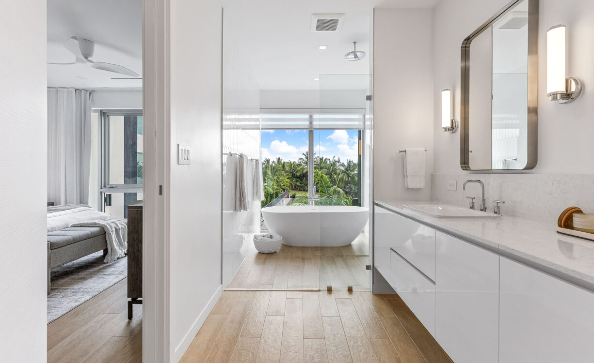ONE CANAL POINT 10