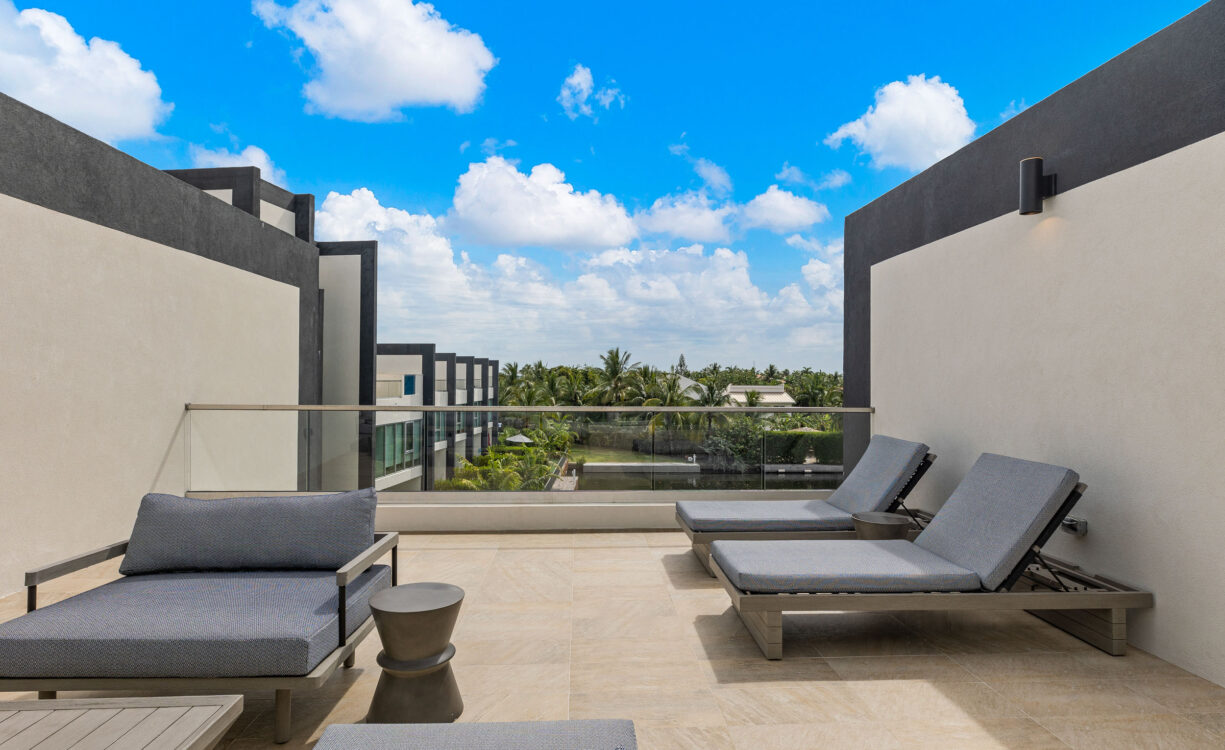 ONE CANAL POINT 10