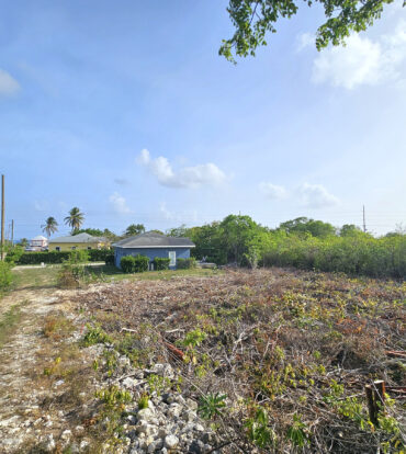 RESIDENTIAL LAND LOT, STEPS FROM THE SEA,  GRAND CAYMAN