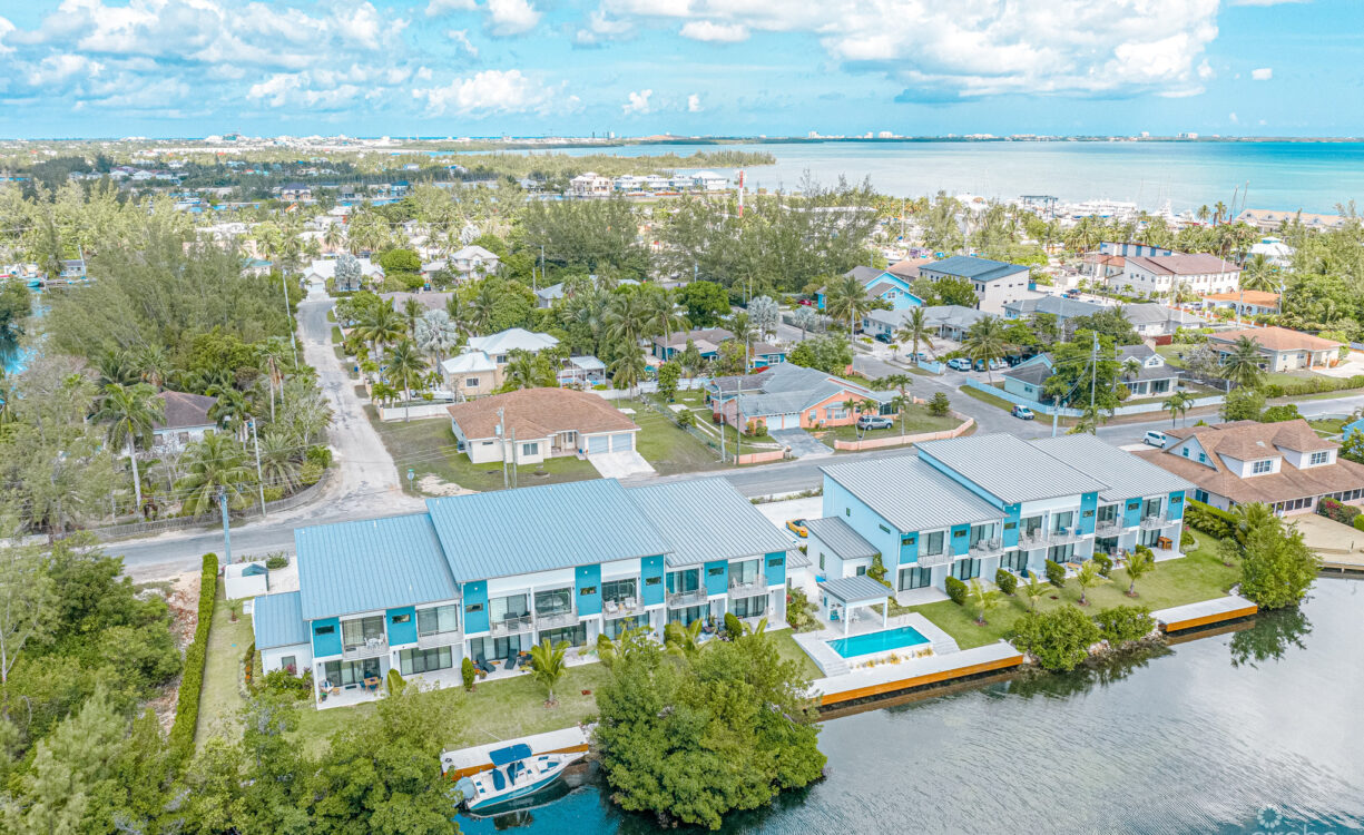 THE LAGOONS 2 BED WATERFRONT TOWNHOUSE