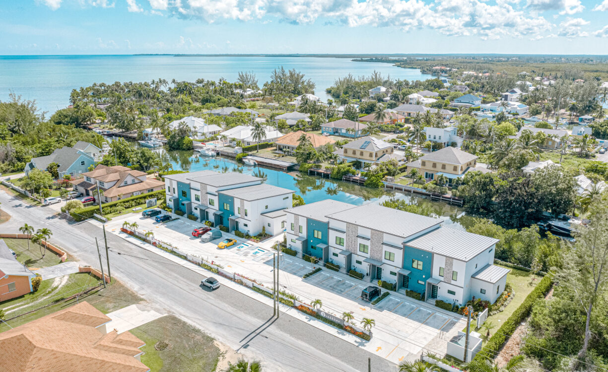 THE LAGOONS 2 BED WATERFRONT TOWNHOUSE