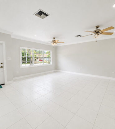 SAVANNAH MEADOWS -BEAUTIFULLY RENOVATED FAMILY HOME