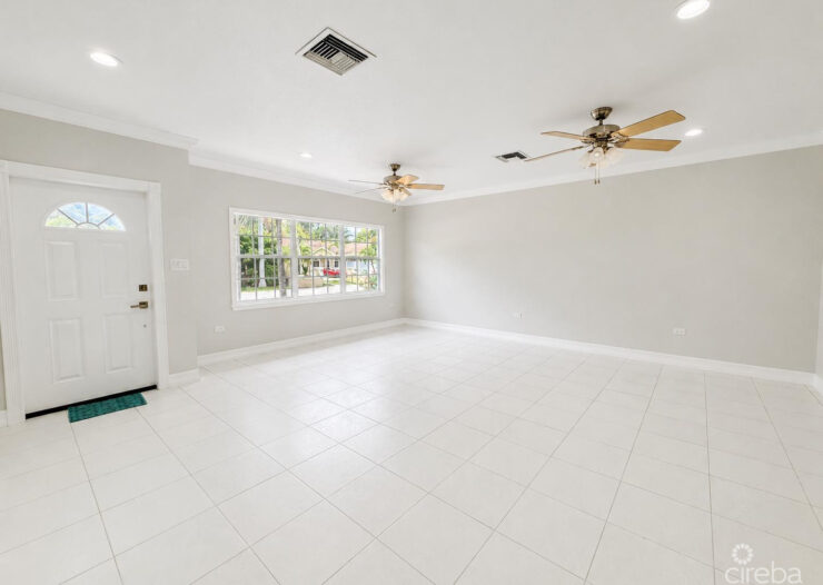 SAVANNAH MEADOWS -BEAUTIFULLY RENOVATED FAMILY HOME