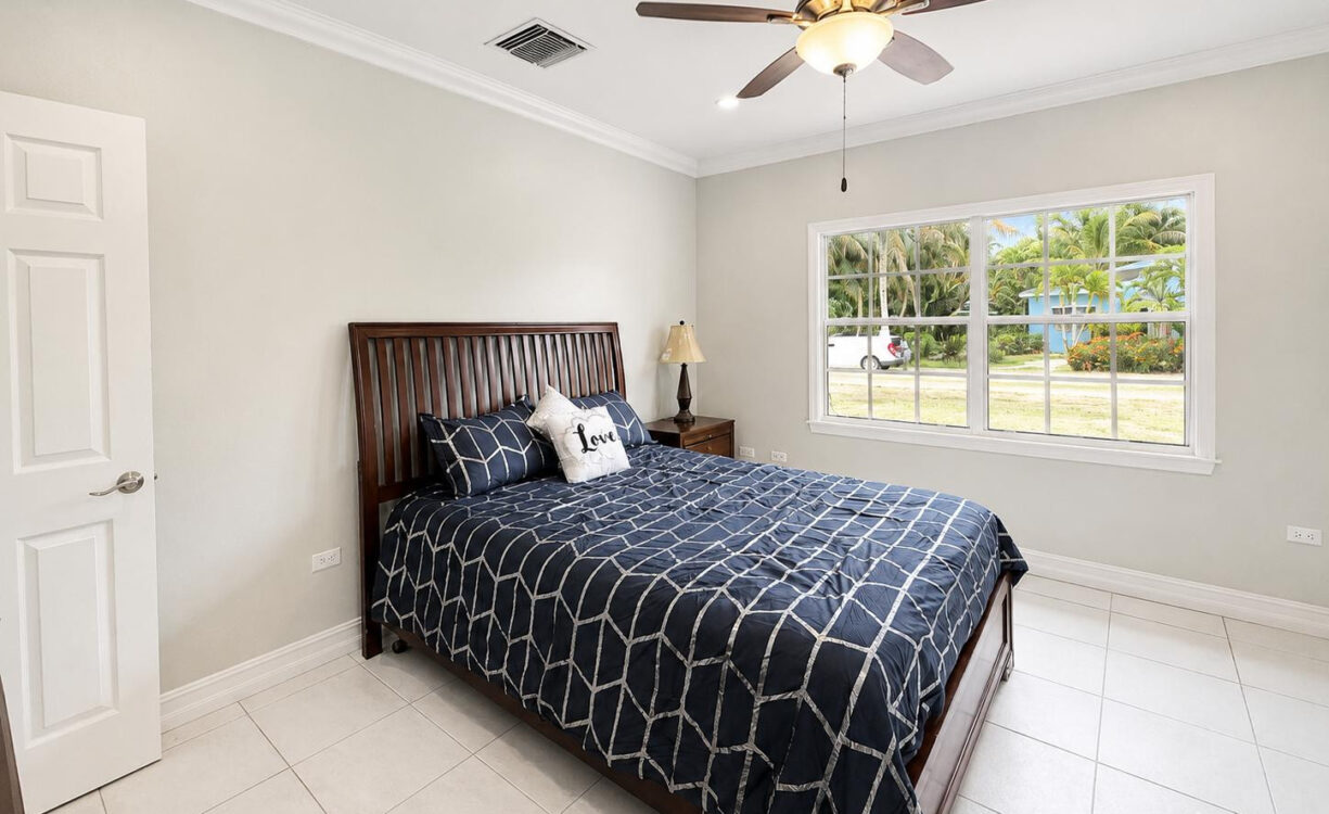 SAVANNAH MEADOWS -BEAUTIFULLY RENOVATED FAMILY HOME