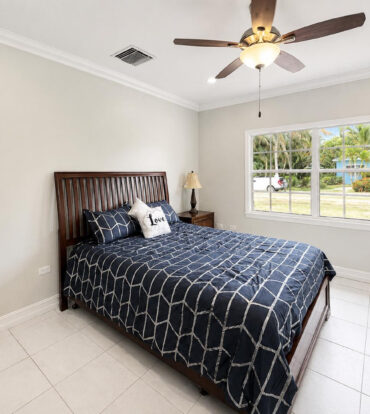 SAVANNAH MEADOWS -BEAUTIFULLY RENOVATED FAMILY HOME