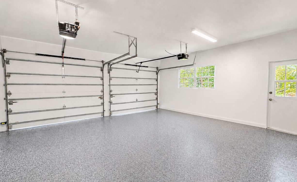 SAVANNAH MEADOWS -BEAUTIFULLY RENOVATED FAMILY HOME