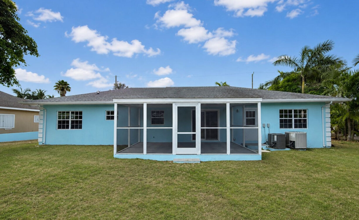 SAVANNAH MEADOWS -BEAUTIFULLY RENOVATED FAMILY HOME