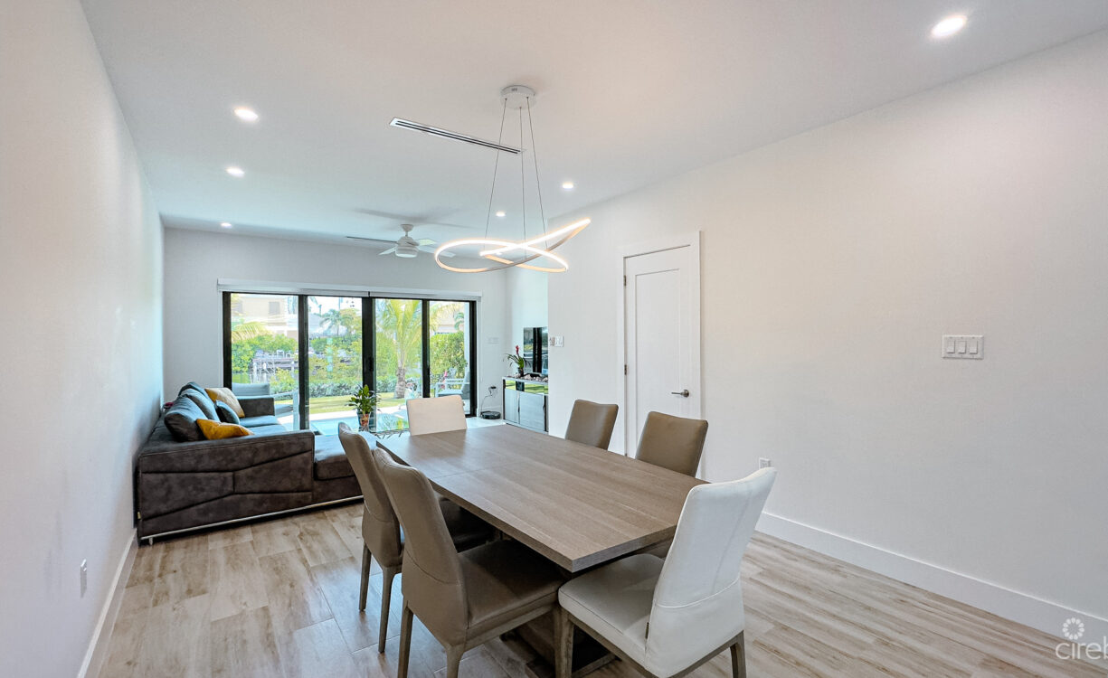 THE LAGOONS 2 BED WATERFRONT TOWNHOUSE