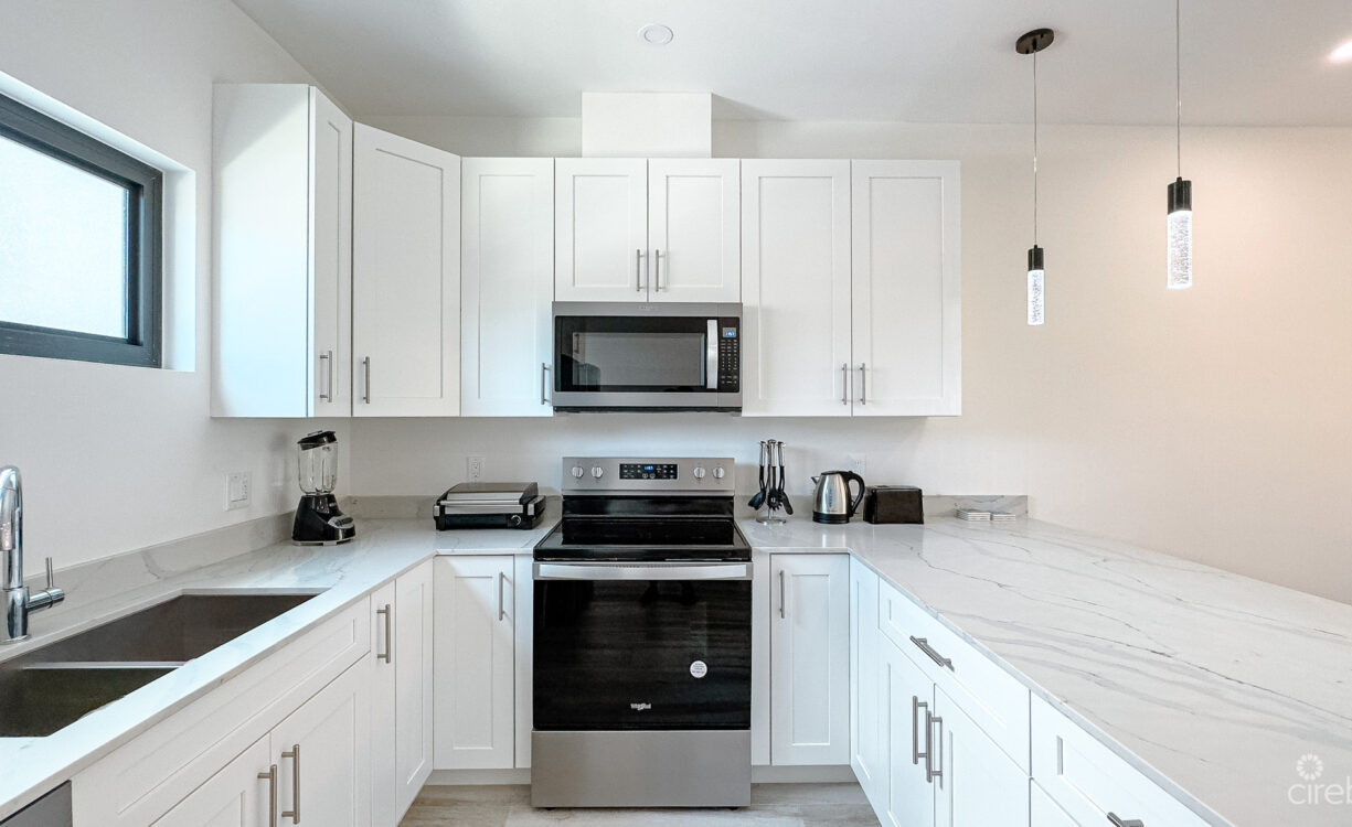 THE LAGOONS 2 BED WATERFRONT TOWNHOUSE