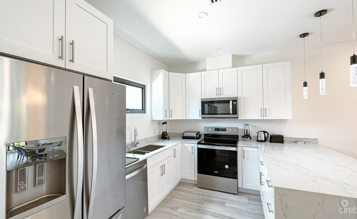 THE LAGOONS 2 BED WATERFRONT TOWNHOUSE