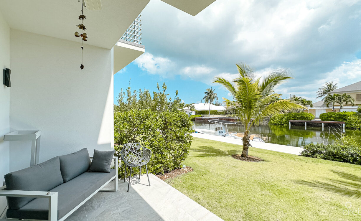THE LAGOONS 2 BED WATERFRONT TOWNHOUSE