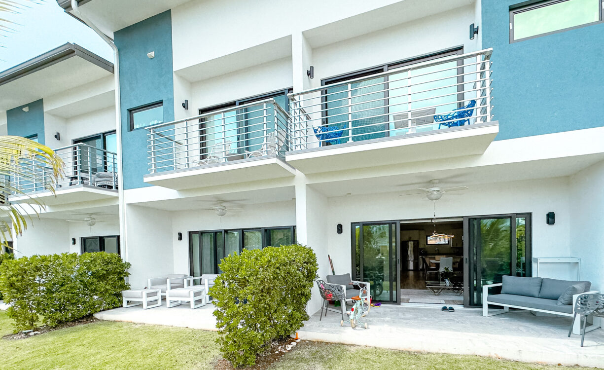 THE LAGOONS 2 BED WATERFRONT TOWNHOUSE