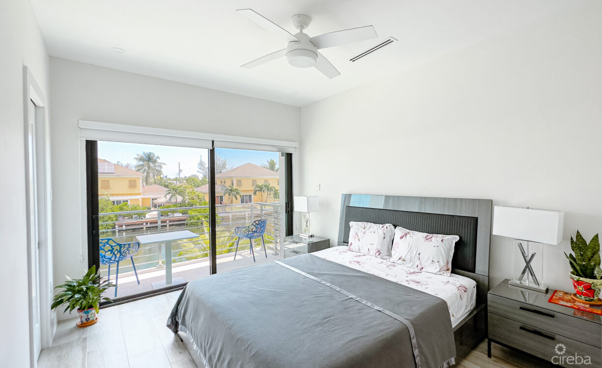 THE LAGOONS 2 BED WATERFRONT TOWNHOUSE