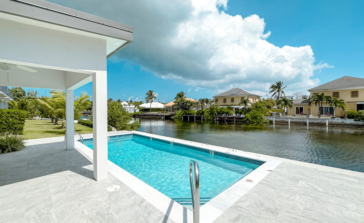 THE LAGOONS 2 BED WATERFRONT TOWNHOUSE