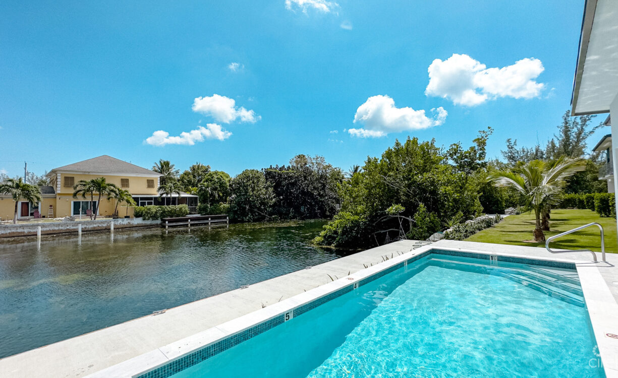 THE LAGOONS 2 BED WATERFRONT TOWNHOUSE