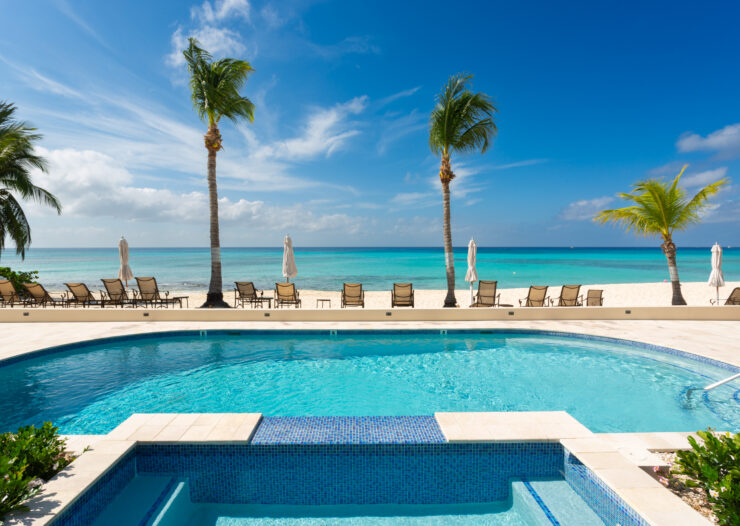 THE PALMS 2, SEVEN MILE BEACHFRONT