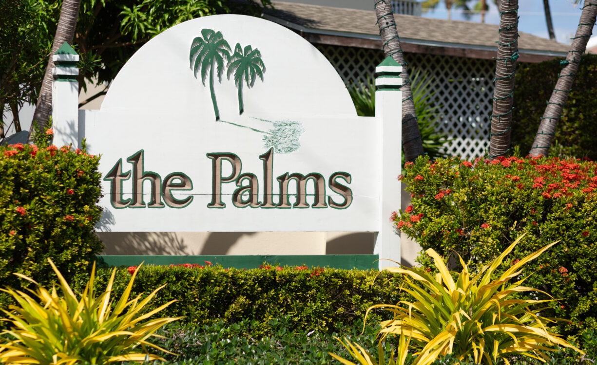 THE PALMS 2, SEVEN MILE BEACHFRONT