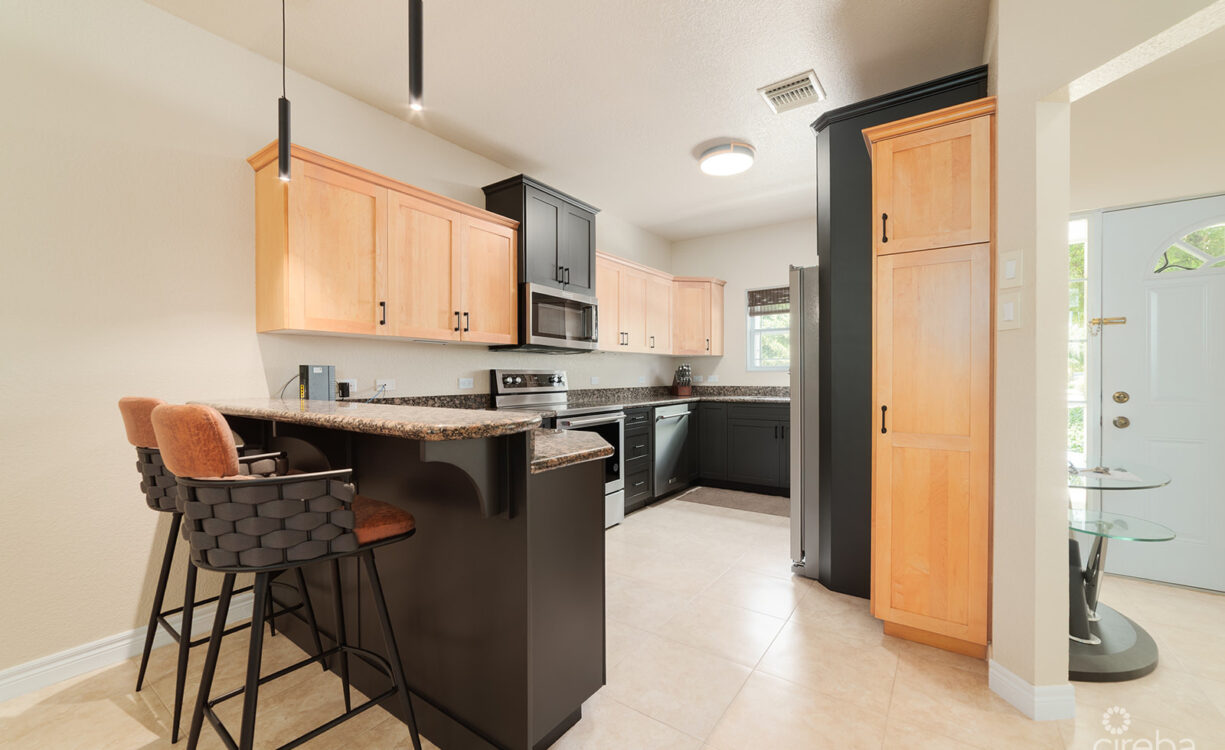 SPACIOUS 3 BED + DEN TOWNHOME AT L'AMBIENCE