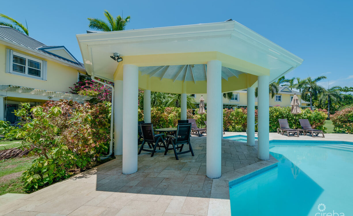 SPACIOUS 3 BED + DEN TOWNHOME AT L'AMBIENCE