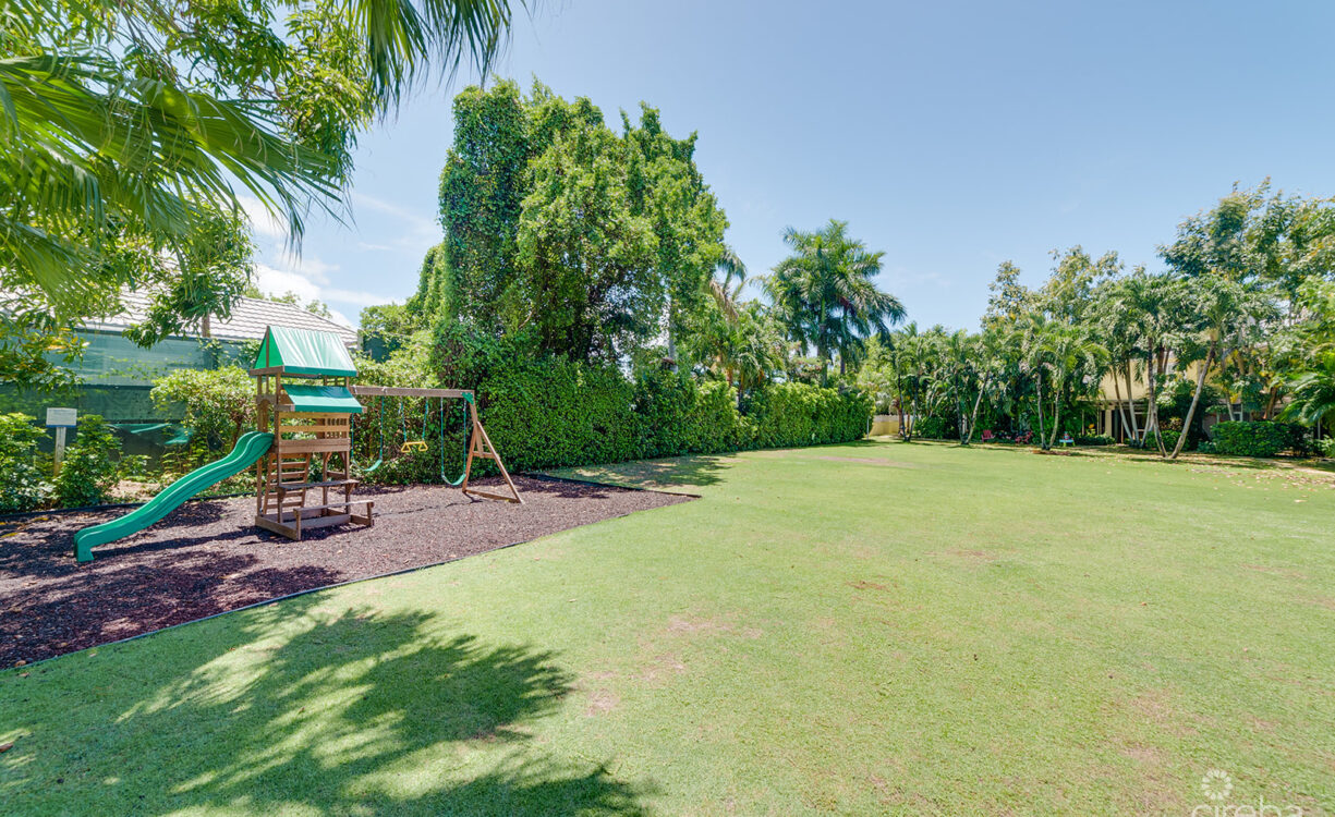 SPACIOUS 3 BED + DEN TOWNHOME AT L'AMBIENCE
