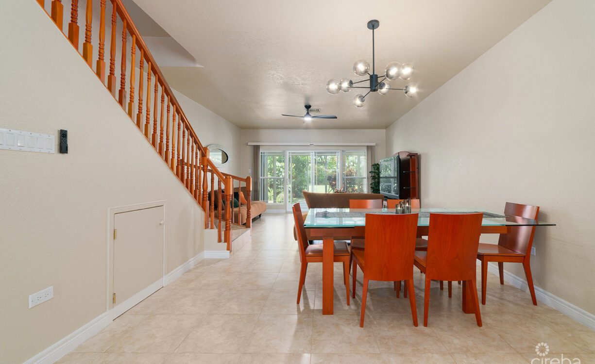 SPACIOUS 3 BED + DEN TOWNHOME AT L'AMBIENCE