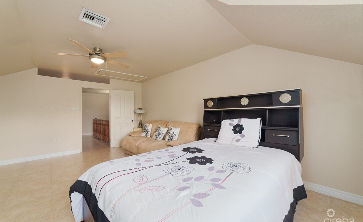 SPACIOUS 3 BED + DEN TOWNHOME AT L'AMBIENCE