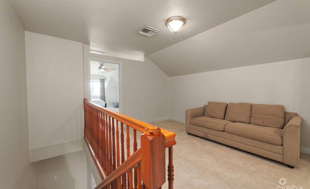 SPACIOUS 3 BED + DEN TOWNHOME AT L'AMBIENCE